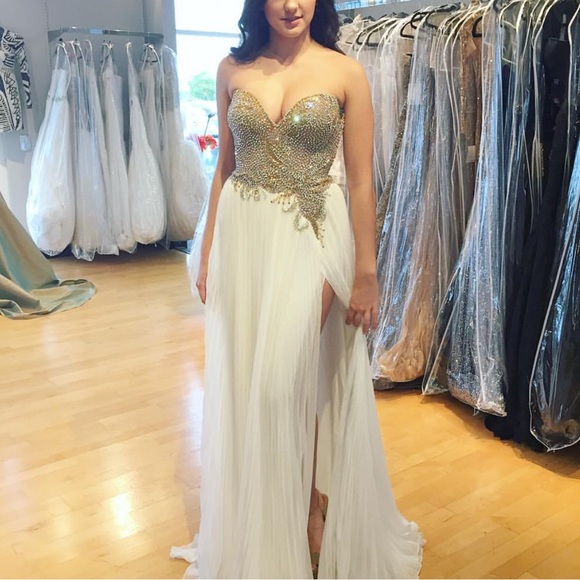 SHERRI HILL GOWN - Picture 1 of 1